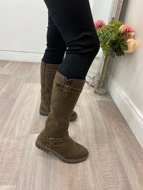 Anna boots in brown
