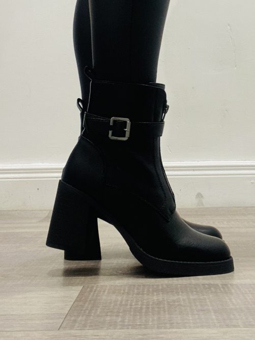 S.Oliver Candy Boots in black