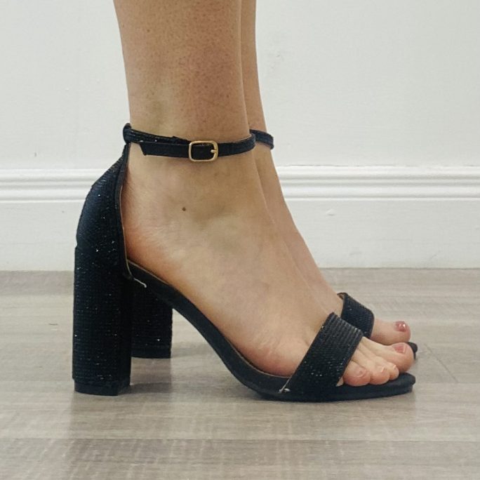 Charlton sandal in black