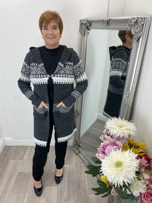 Anonymous Pat Knit in grey