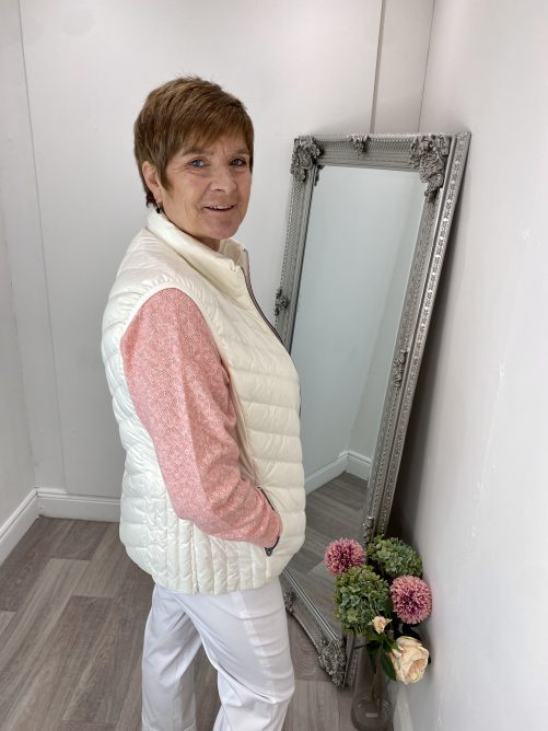Aine Gilet in white