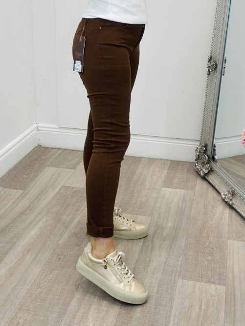 V2718 Skinny turn up jeans in brown