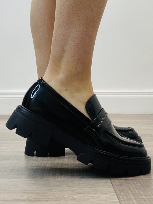 aria patent shoe in black